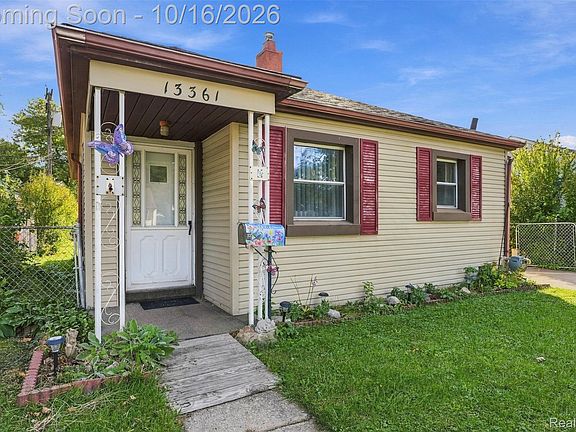 4th image of 13361 Helen St