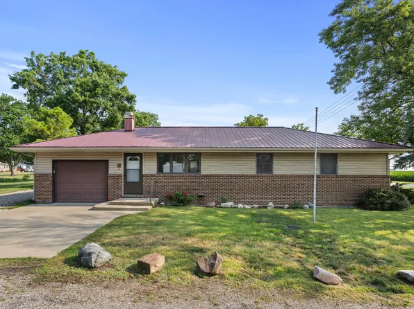 19 Circle Dr, Fisher, IL 61843