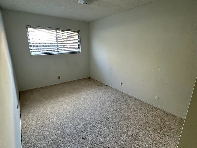 35 Valencia Ave #4 — Photo 6