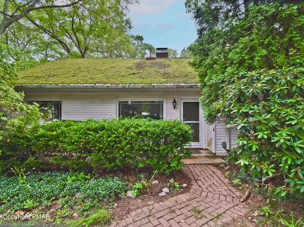 8000 Bear Creek Blvd, Wilkes Barre, PA 18702