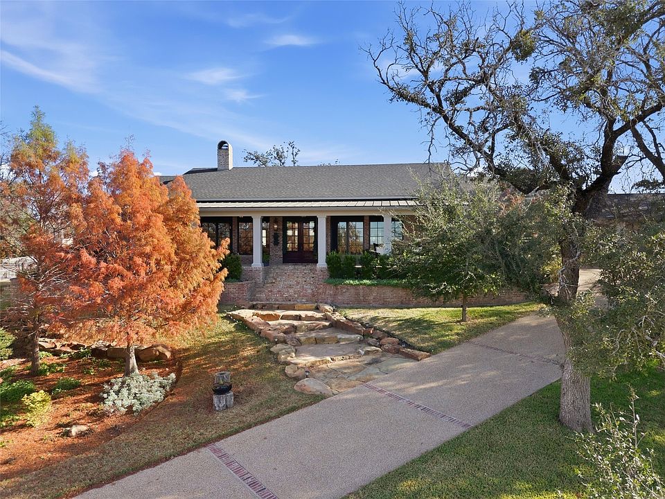 1st image of 15021 Sendero Ln