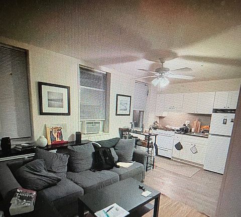 3rd image of 432 Spruce St APT 2R