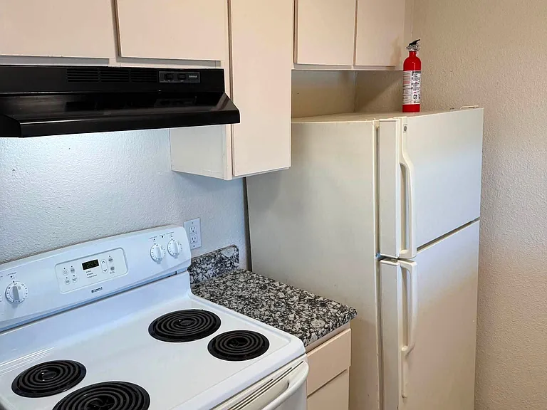 901 Quetzal St #4 — Photo 1