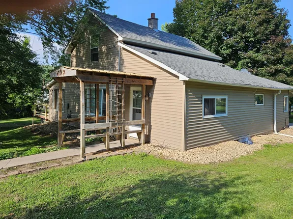 453 Summit St, Downing, WI 54734