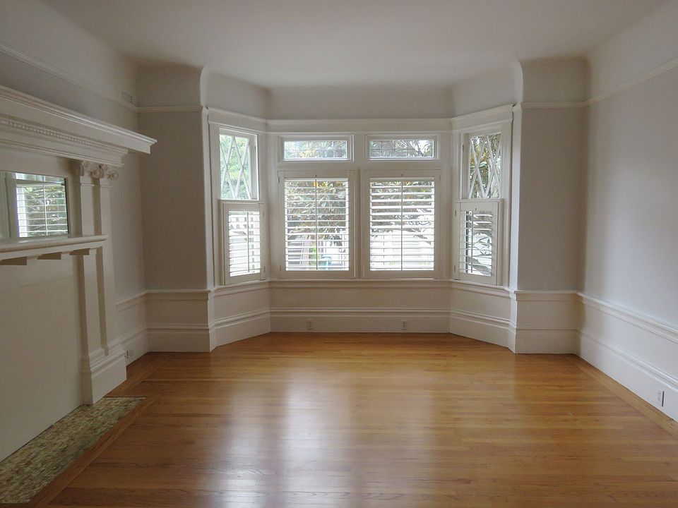 1st image of 135 7th Ave
