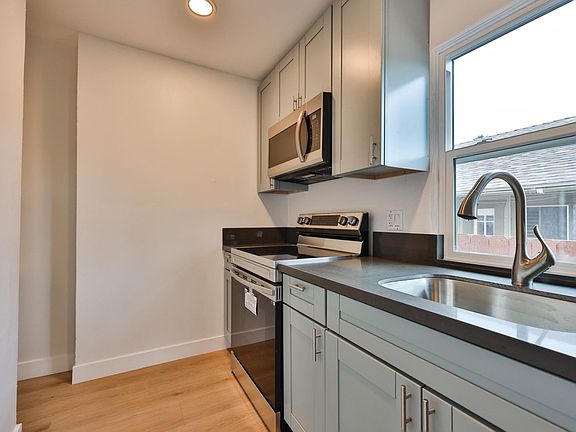 2nd image of 3762 Louisiana St #1/4