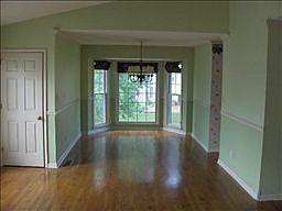 4th image of 620 Riverview Dr