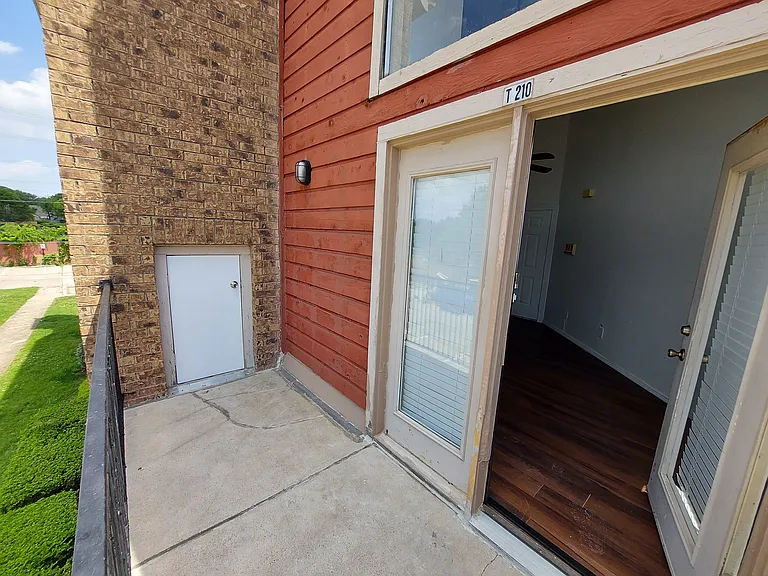 9839 Walnut St #210 — Photo 25