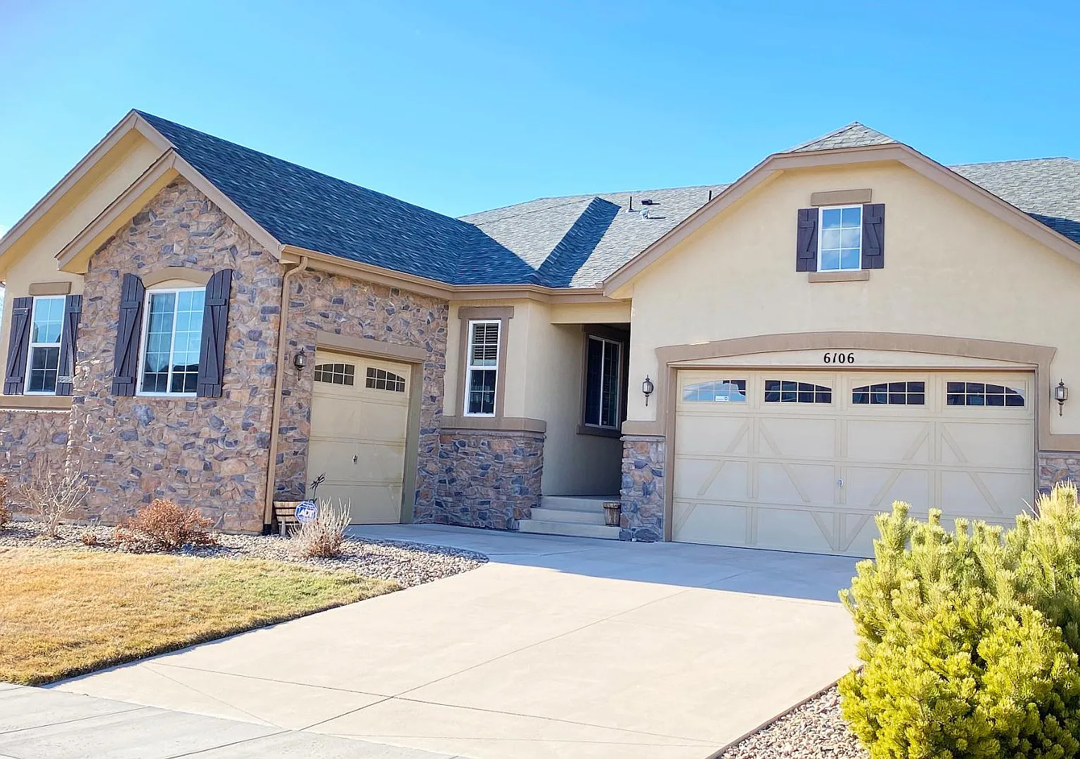 6106 Wolf Village Dr — Photo 2