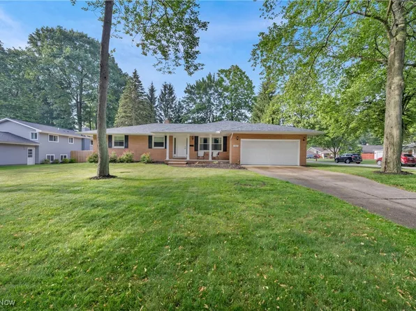 27675 Cottonwood Trl, North Olmsted, OH 44070