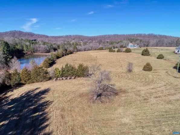 C5 Dick Woods Rd, Charlottesville, VA 22903