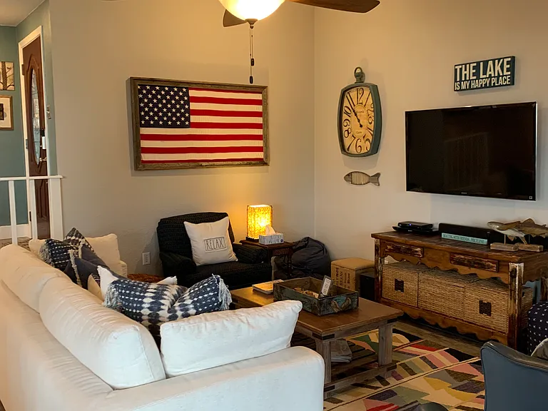 505 Villa Point Dr — Photo 8