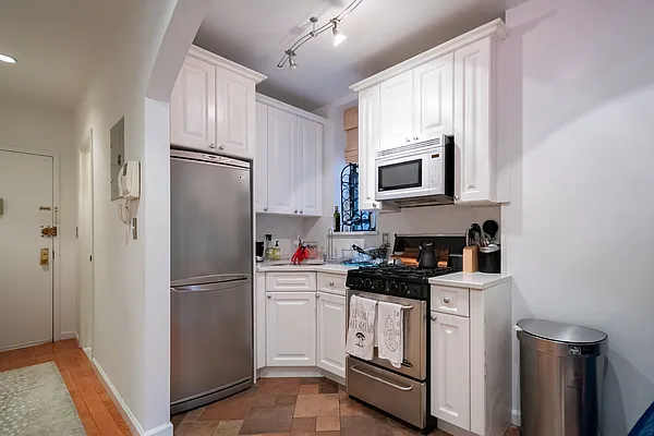 Rented by KYLM, LLC | media 25