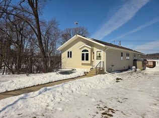 304 Breezy Point Drive, Pardeeville, WI 53954