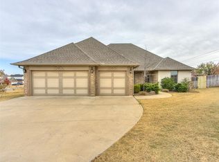 2700 Tranquilo Ln, Edmond, OK 73034