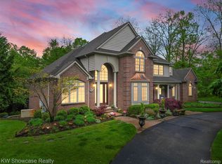 320 N Berkshire Rd, Bloomfield Hills, MI 48302