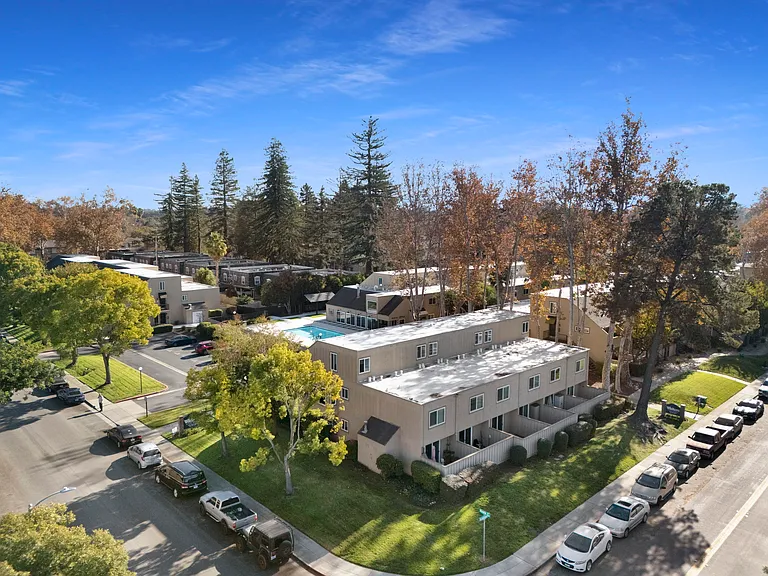 WoodAcre Apartments — Photo 17