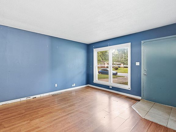 3rd image of 1731 Burlington Ave