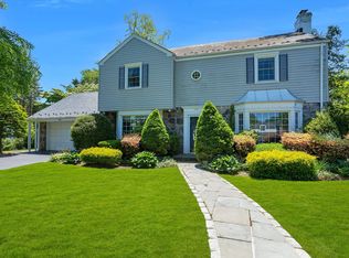 222 Trumbull Rd, Manhasset, NY 11030