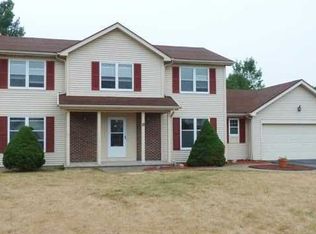 21 Hunters Dr N, Fairport, NY 14450