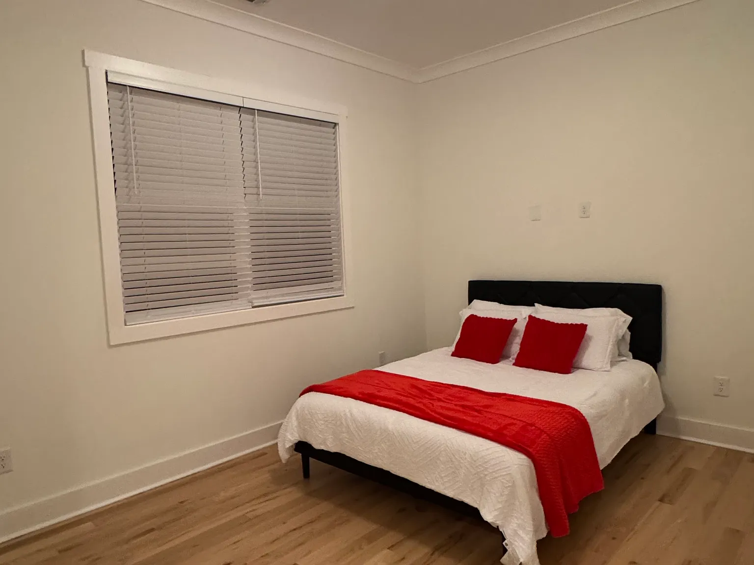 3 bed, 2.5 bath, $3,000 — Photo 2