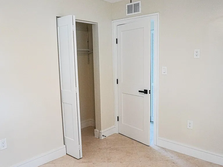 1502 Avenue I #B — Photo 5