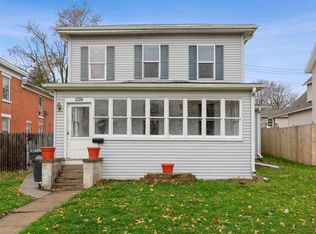 2724 Roosevelt St, Clinton, IA 52732