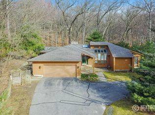 5497 Forest Bend Dr SE, Ada, MI 49301