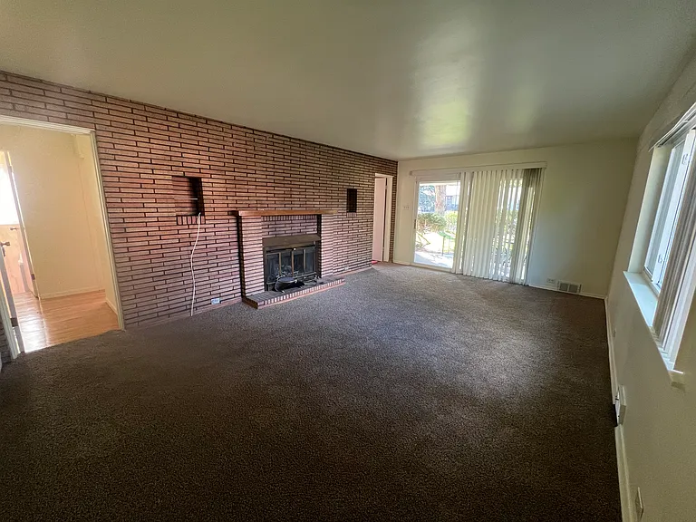 6875 W 32nd Pl — Photo 4