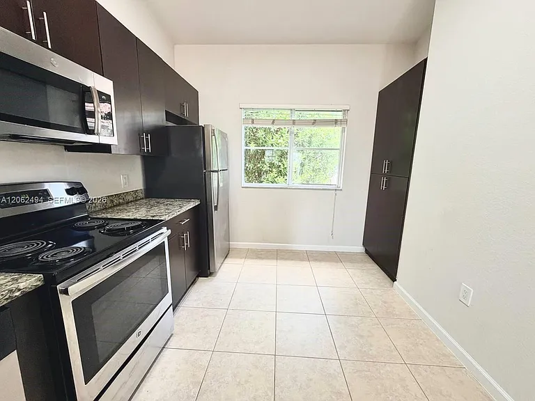 3431 W 80th St #202 — Photo 12