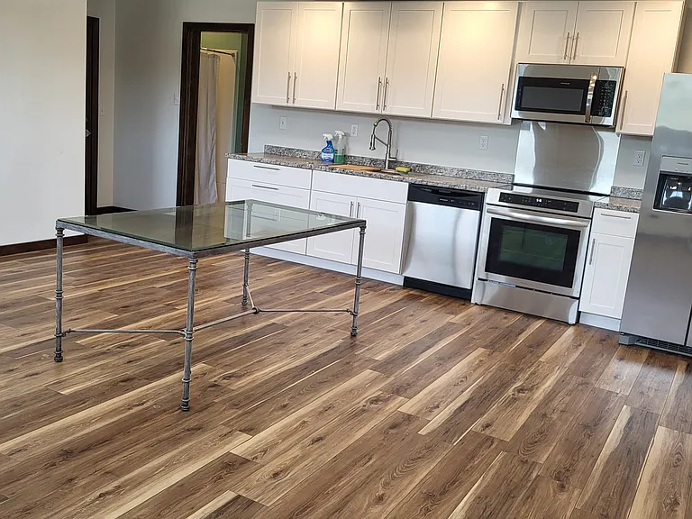 1240 E Maple St #B — Photo 5
