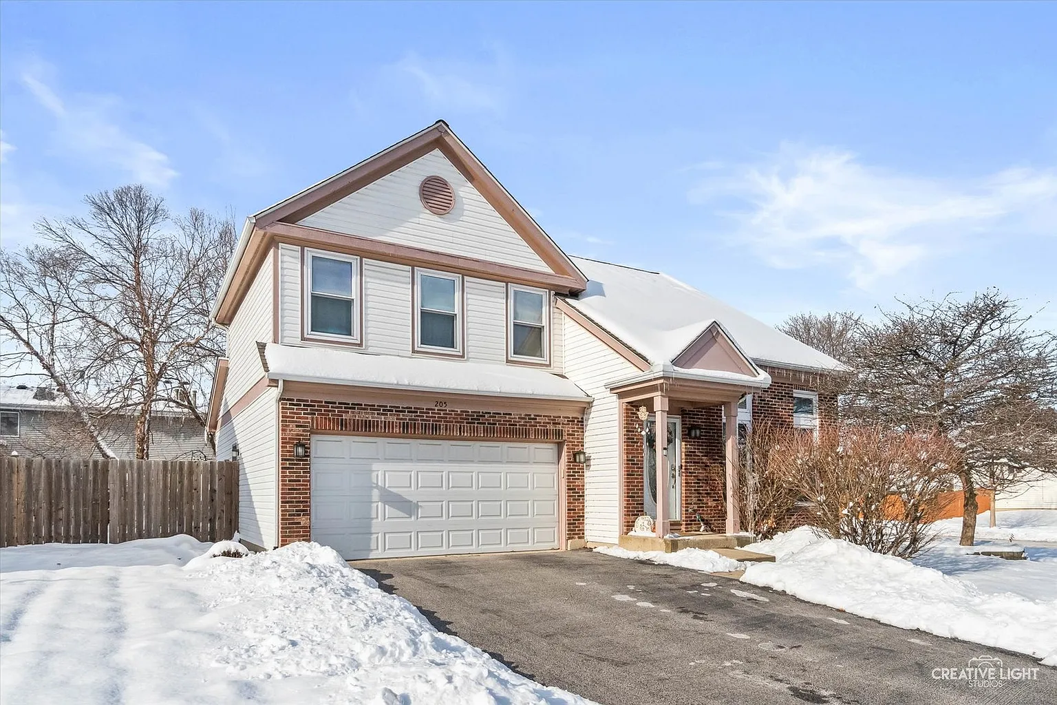 205 Churchill Ln photo 1