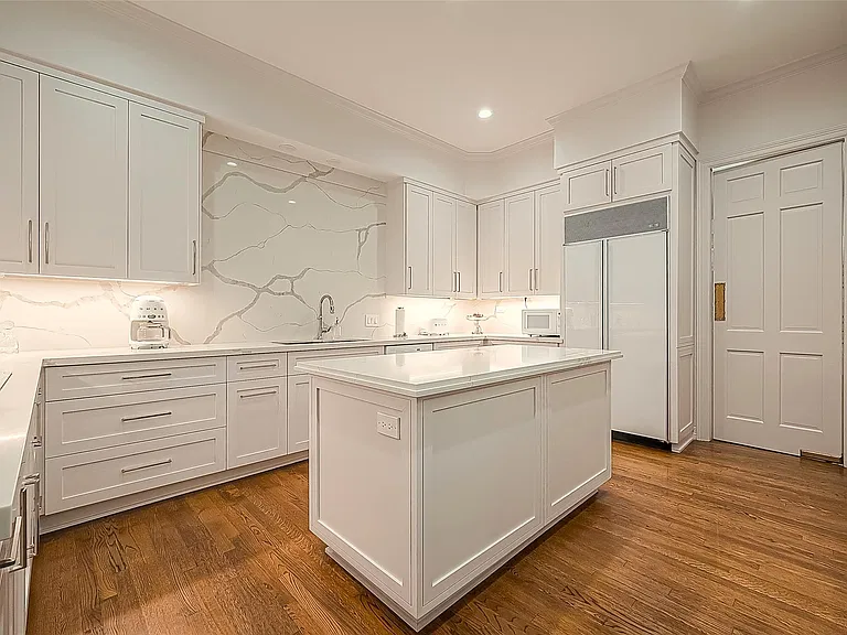 983 S Post Oak Ln — Photo 15