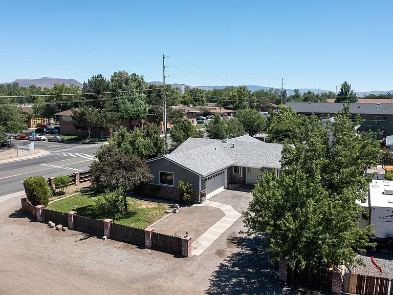1985 Ponderosa Dr — Photo 34