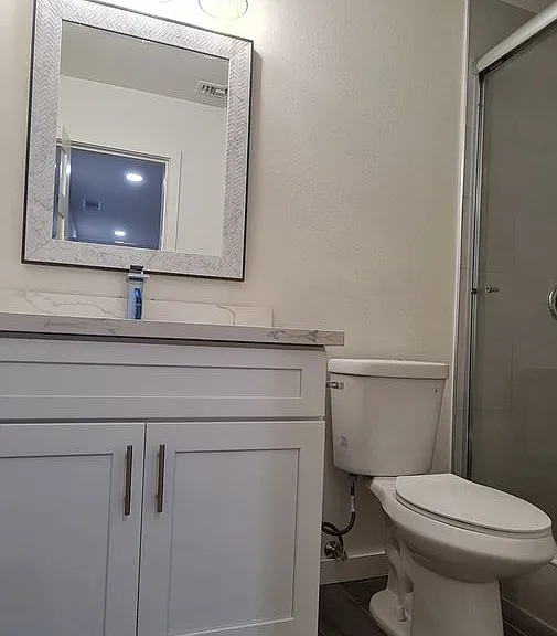 Newly Renovated 3 Bedroom Home in Orange — Photo 10
