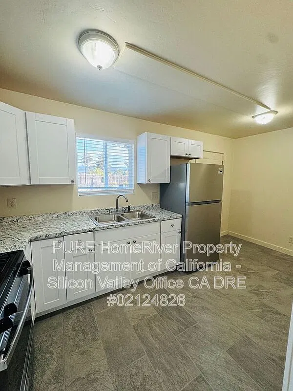2 bed, 1.0 bath, 820 sqft, $3,395 — Photo 2