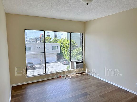 4th image of 1006 N Orange Grove Ave APT 6