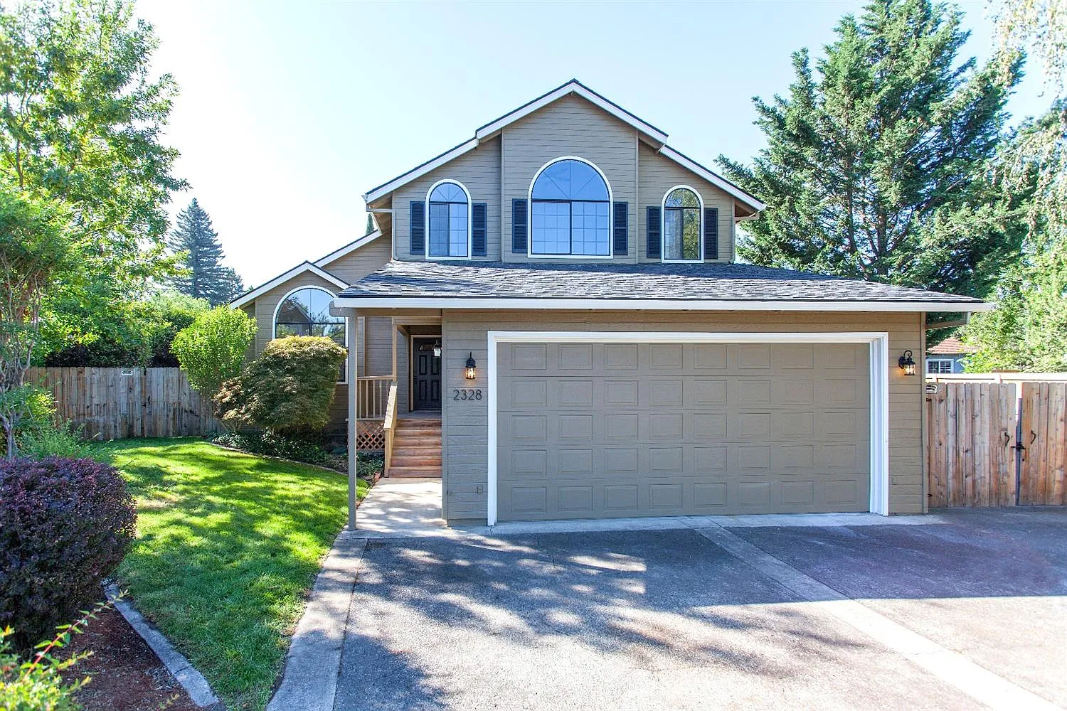 2328 Ridge Way photo 1