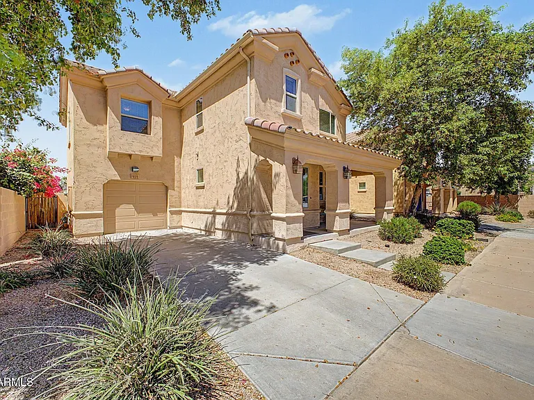 1414 S Jessica Ln — Photo 2