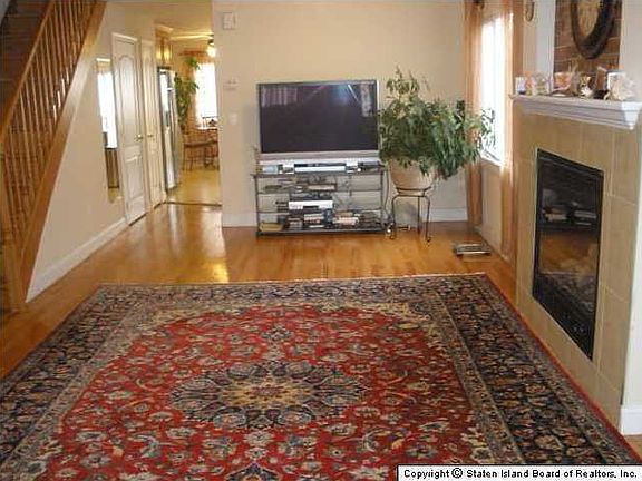 4th image of 228 Moreland St