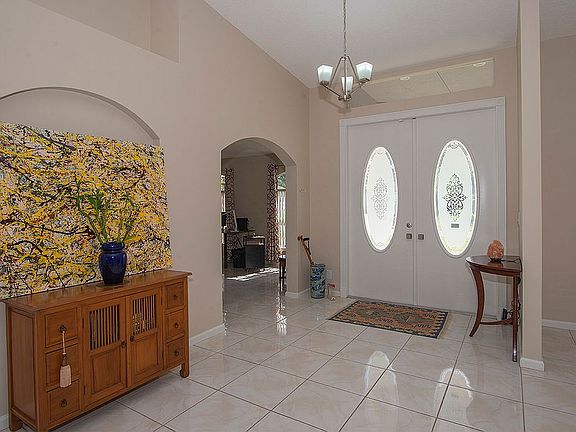 4th image of 2881 SW West Louise Cir