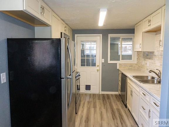 2nd image of 1139 Lovejoy St