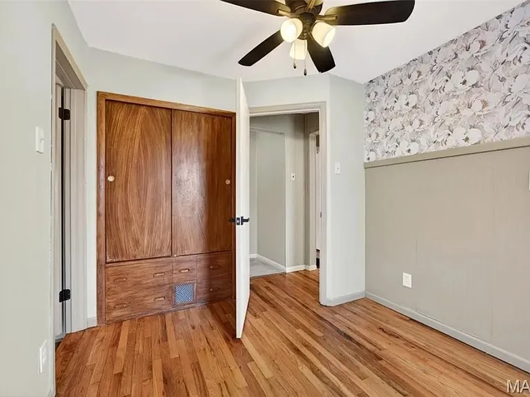 1033 Perry St — Photo 15