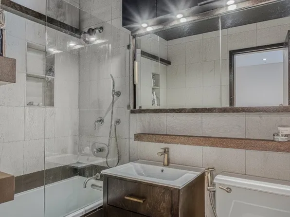 22 West 15th Street image 11 of 18