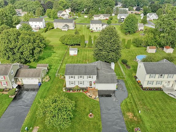 2nd image of 721 Close Cir
