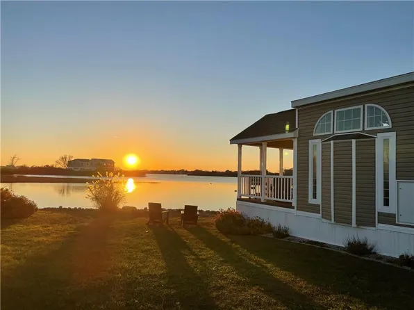 691 Z Succotash Rd, Wakefield, RI 02879