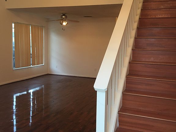 3rd image of 2925 Moorcroft Ct