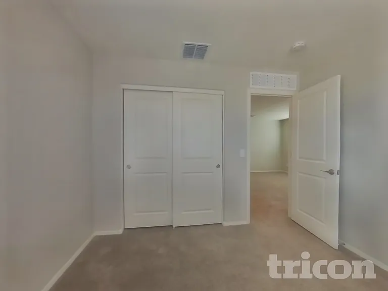 18249 N Clarence Ln — Photo 12
