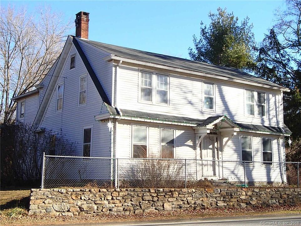 2nd image of 411 Main St
