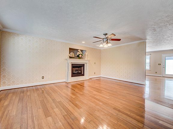 4th image of 6701 Casa Bella Dr